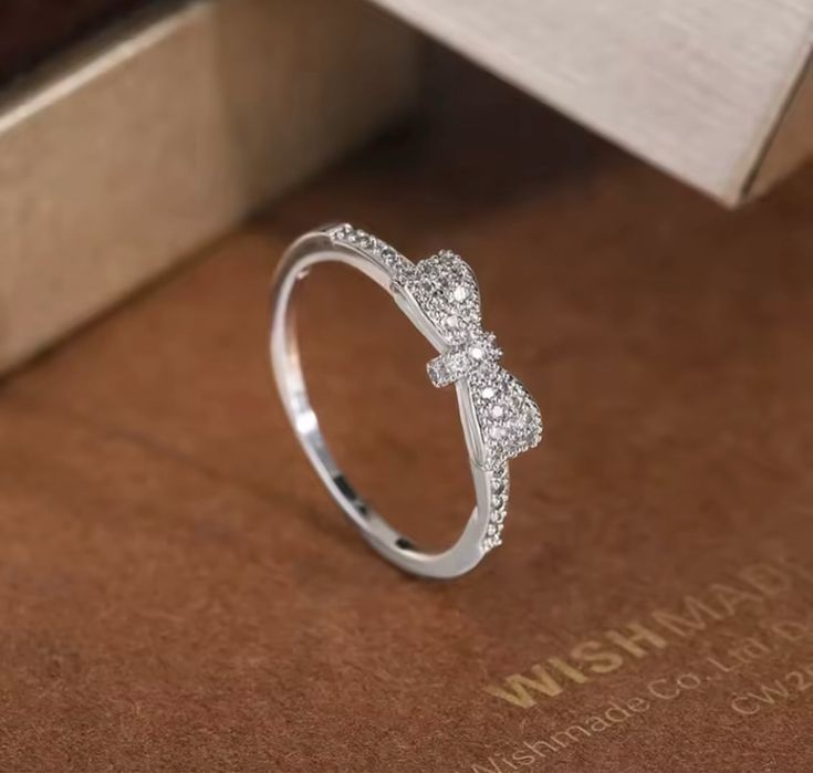 Сребърен пръстен панделка