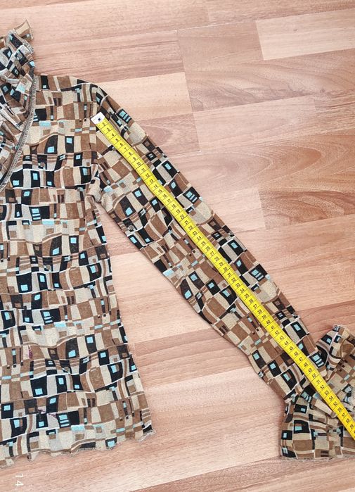 Bluza cu volanase