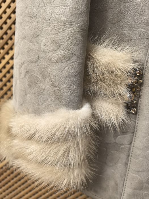 Продам дублёнку женскую 50р