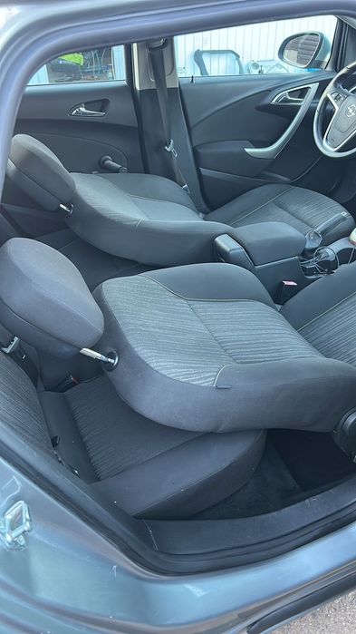 Opel Astra J 2012