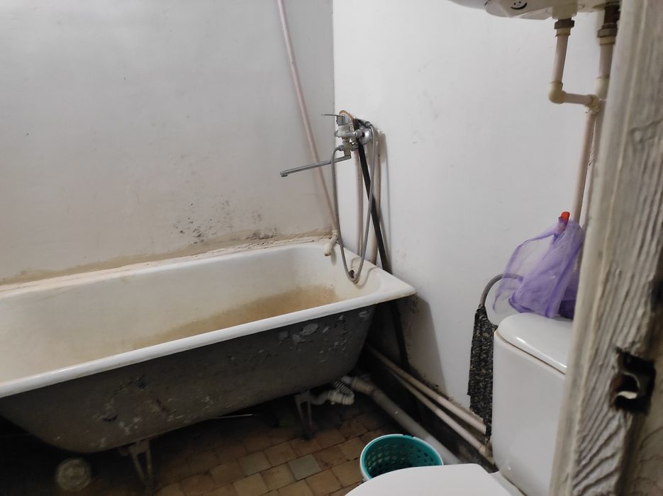 Зангиотада 1 хонали квартира ижарага берилади 200 у.е.