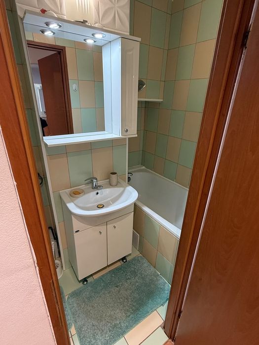 Inchiriez apartament