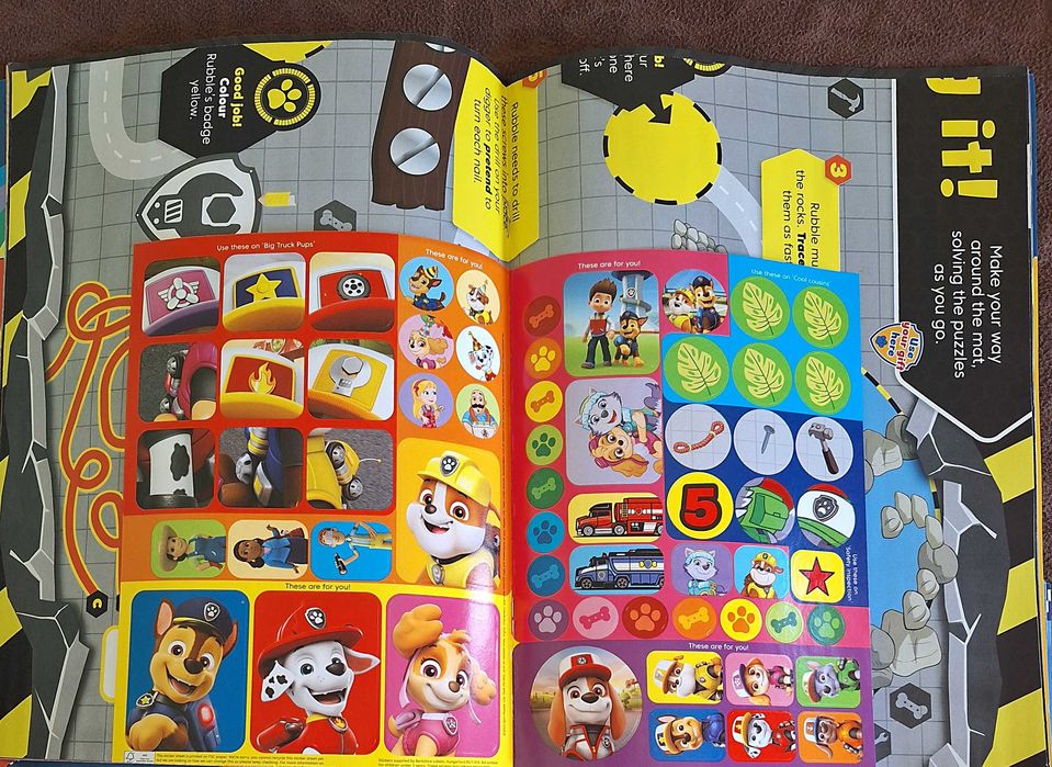 НОВИ английски списания С ИГРАЧКИ