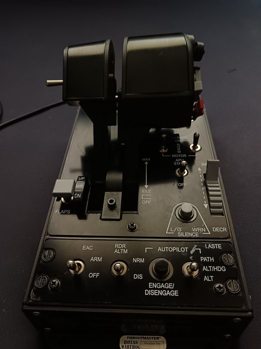 Thrustmaster HOTAS Warthog Throttle – Full Metal, stare impecabilă, PC