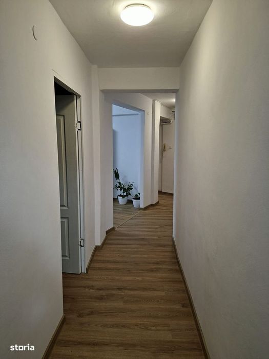 3 camere Banat , RENOVAT  Decomandat / Centrală , preț NEGOCIABIL