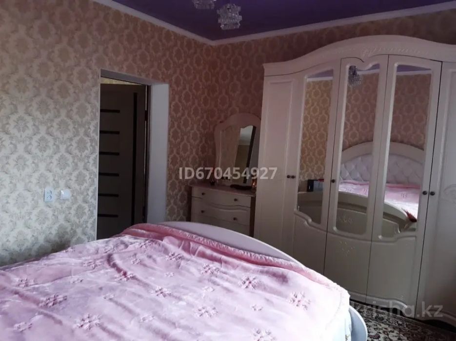 Дом в центре Мерке .