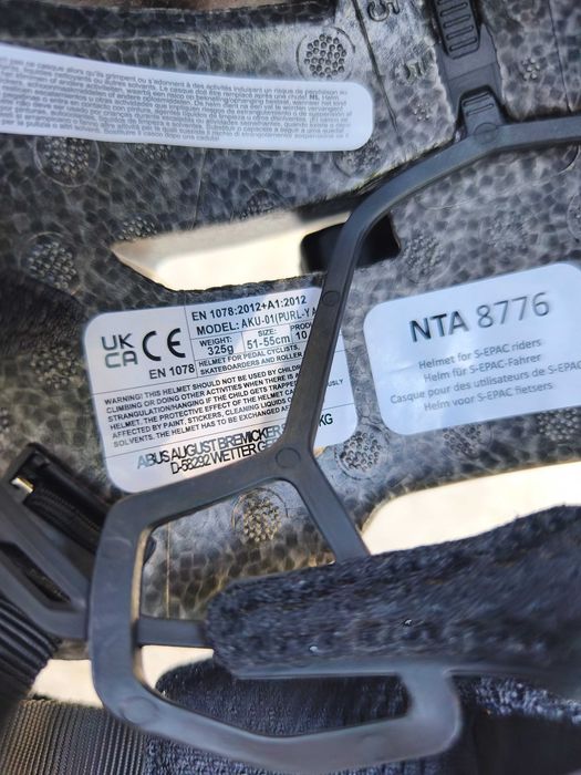 Чисто нова градска каска ABUS Purl-Y Ace с LED светлина за тротинетка и велосипед размер S 51-55 см