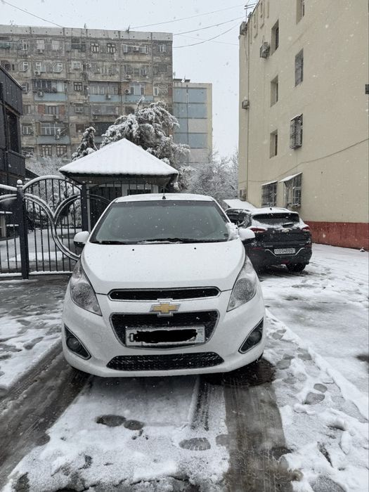 Spark 2011yil rangi oq