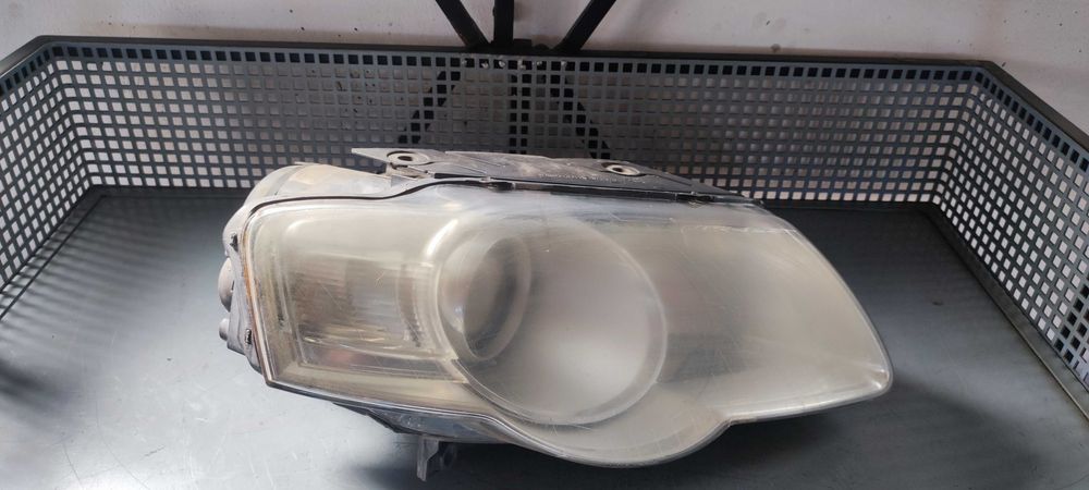 Far dreapta volkswagen vw passat b6 sedan usor matuit