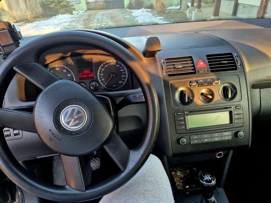 Vând vw tuaran recent adus în țară