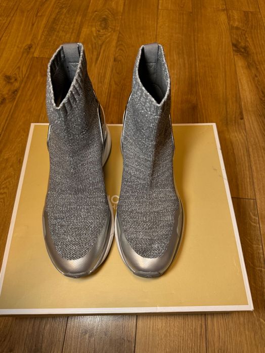 Спортно- елегантни обувки Michael Kors