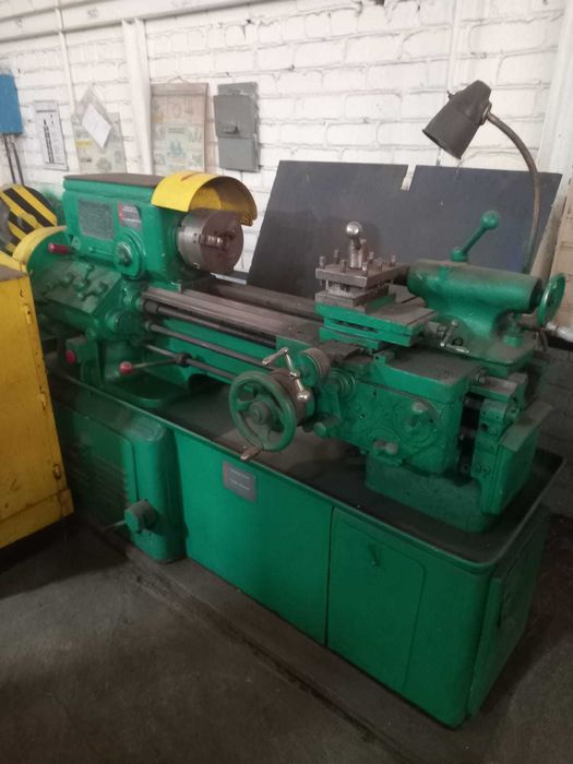 Станок токарно-винторезный б/у