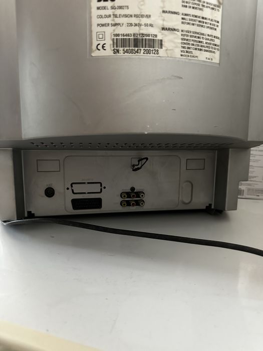 2 CRT телевизора + 2 декодера