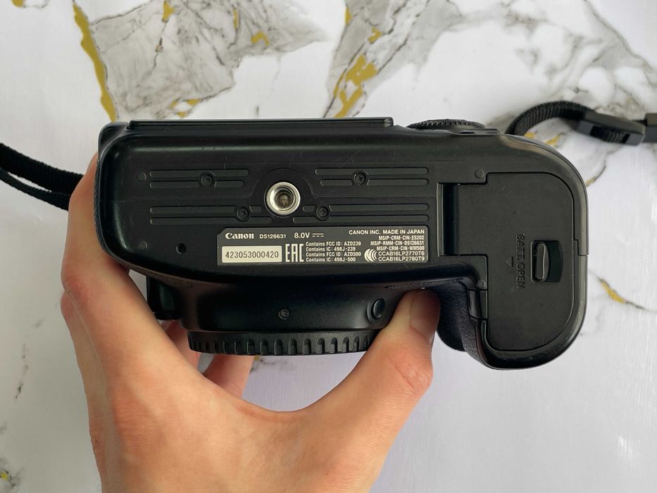 Фотоаппарат Canon EOS 6D Mark II Body