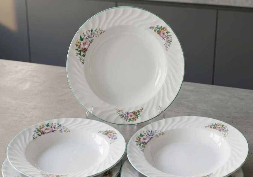 Порцеланови чинии 23.5 см