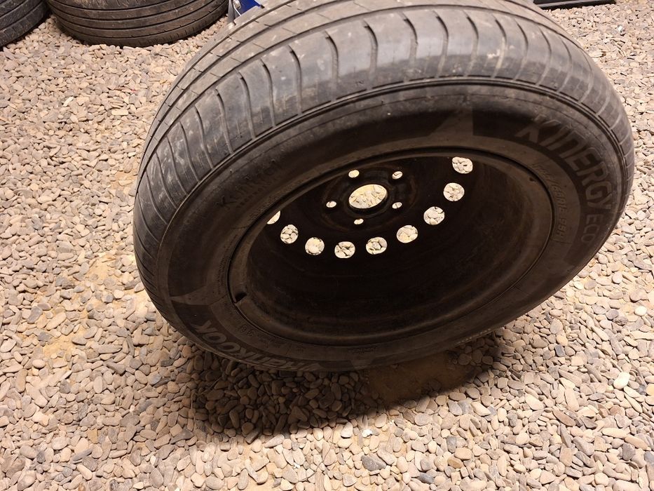 Vand 4 anvelope cu tot cu jante 195/65 R15