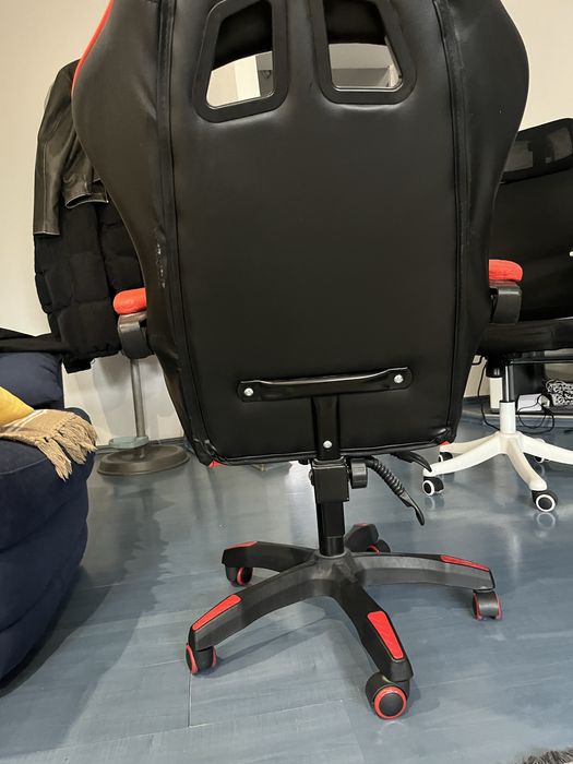 Игровое компьютерное кресло