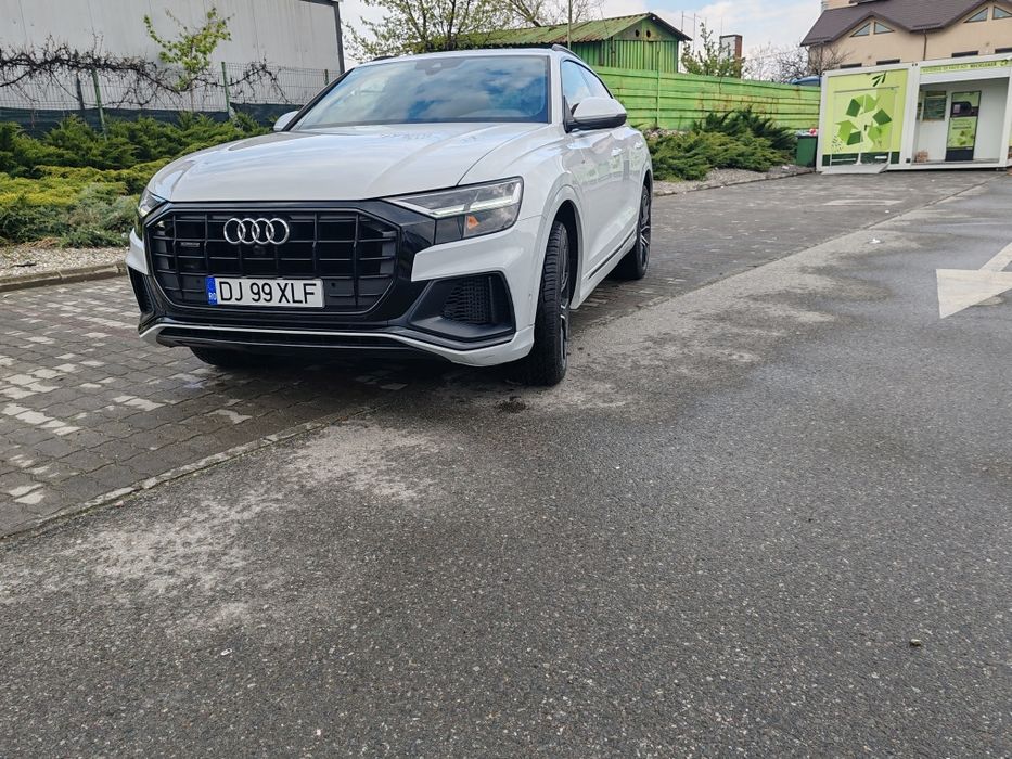 Vând Audi Q8 S line 55 Tfsi
