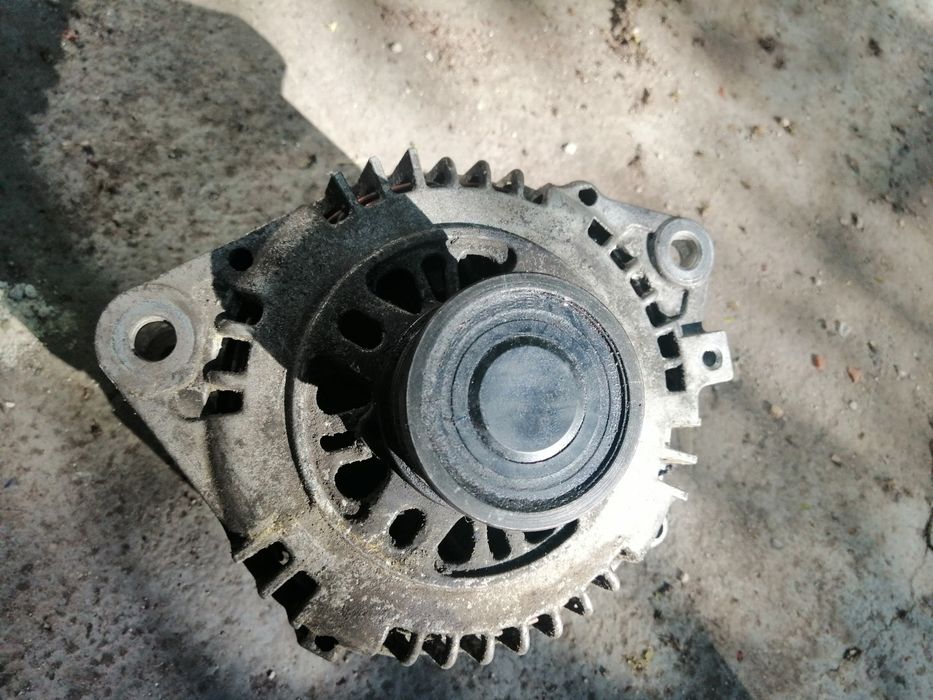 Динамо за Nissan Primera P12 1,8 бензин