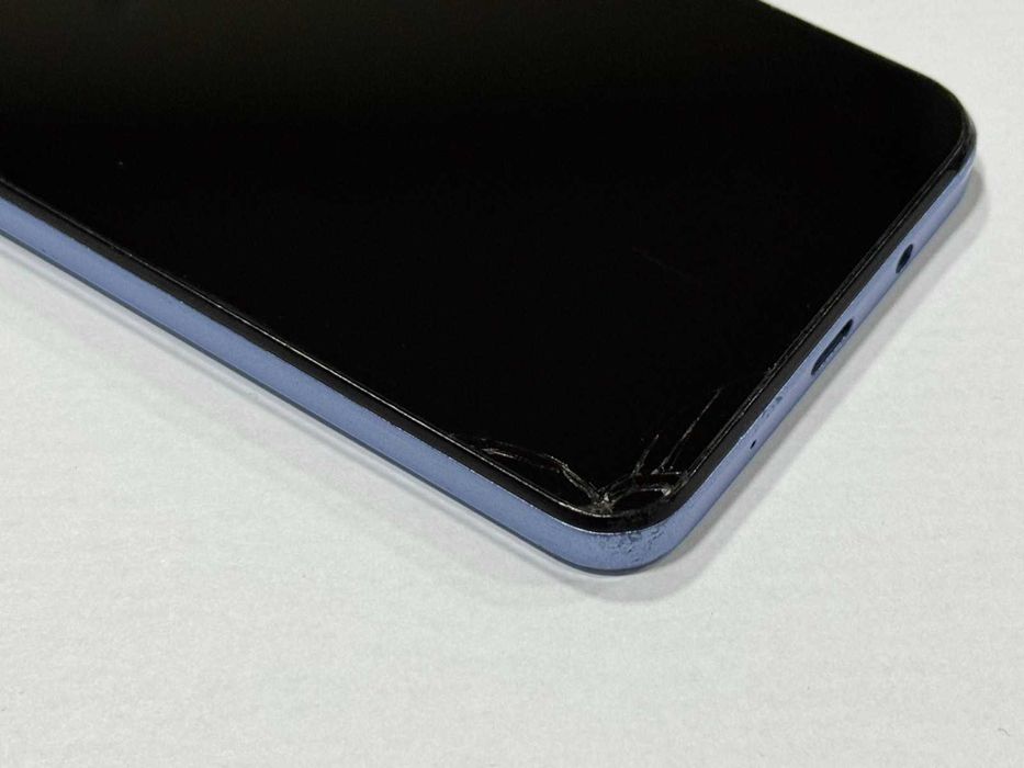 Huawei nova Y61 64GB 4GB RAM Dual / пукнат дисплей