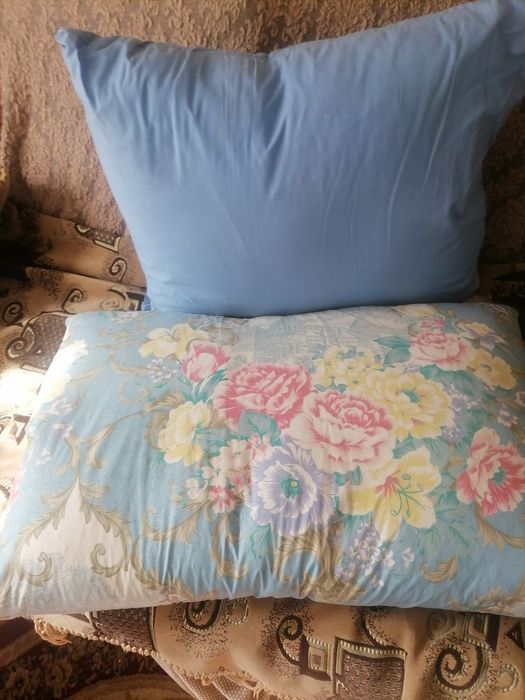 Продам пуховые чистые  подушки,