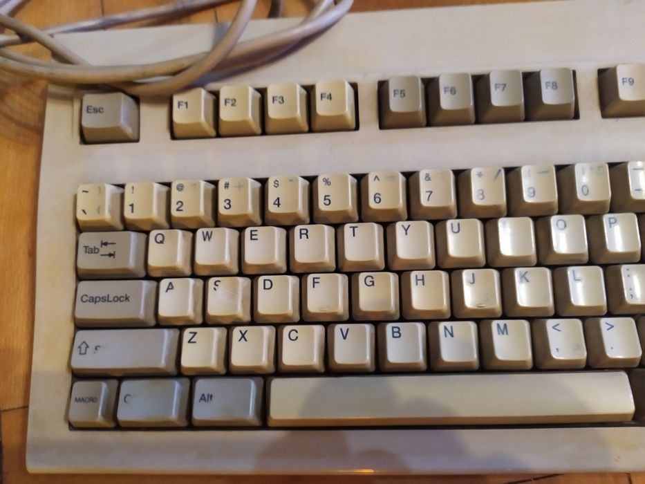 Клавиатури стари за компютар