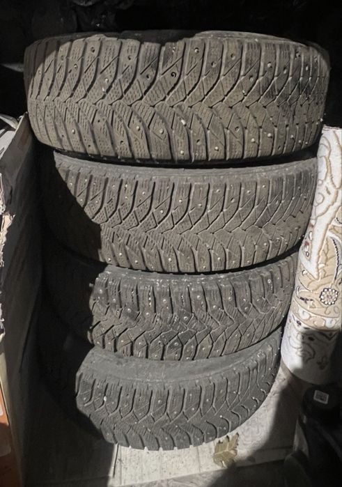 Продам шины комплект