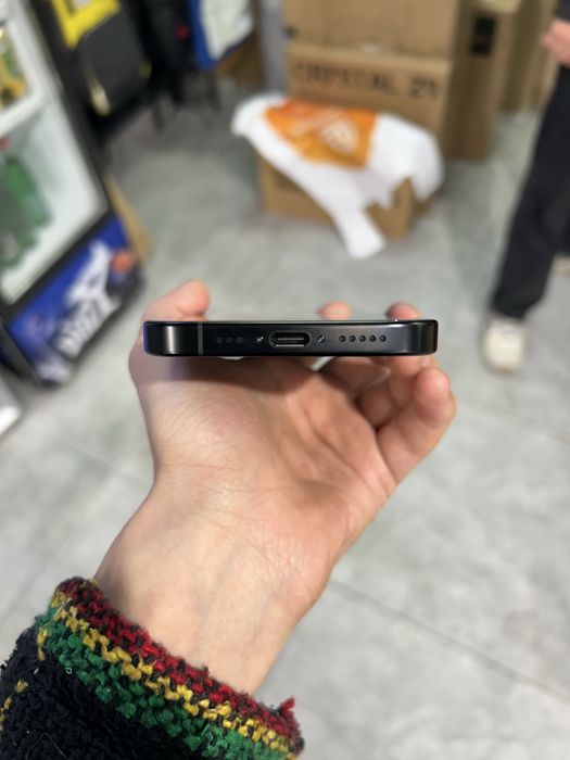 Iphone 16 pro 256 black titanium