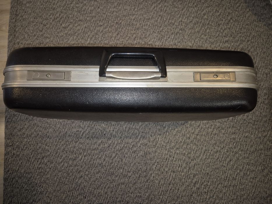 Geamantan de voaiaj negru, de colectie