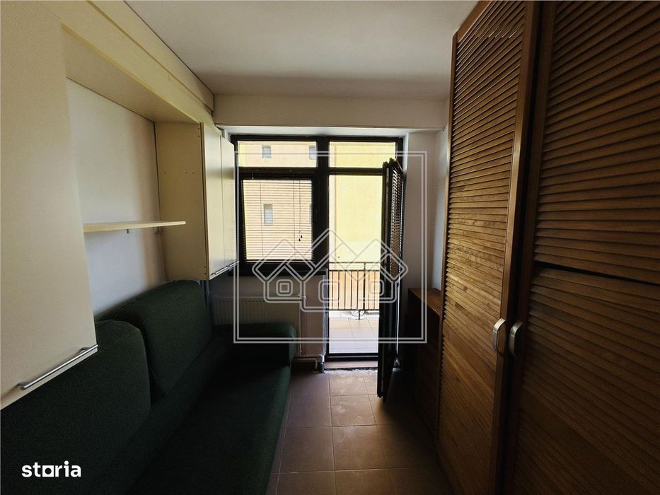 Ap decomandat, 2 camere si balcon, etaj 13, zona Pictor Brana