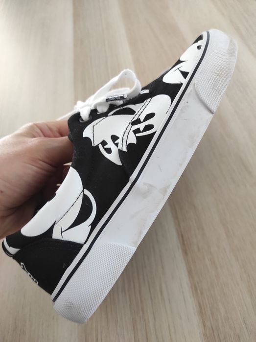 Cropp унисекс кецове Mickey Mouse н. 37