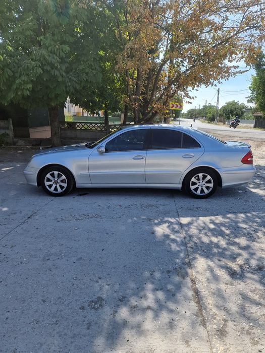 Vând Mercedes E200 2006