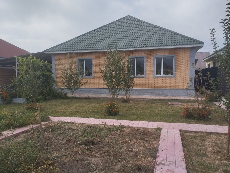 Продам дом в поселке Долан