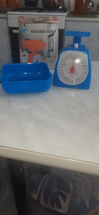 Срочно продам: Весы KITHEN SCALE
