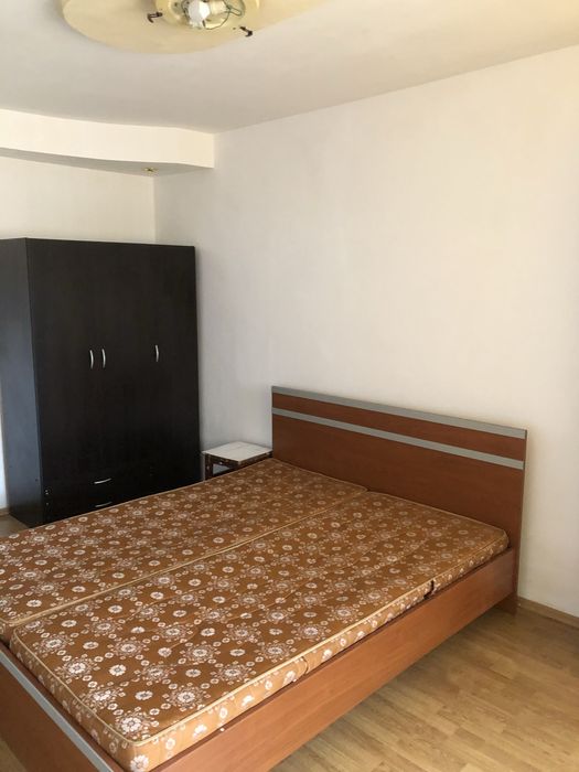 Persoana fizica inchiriez apartament cu 3 camere in Valea Aurie