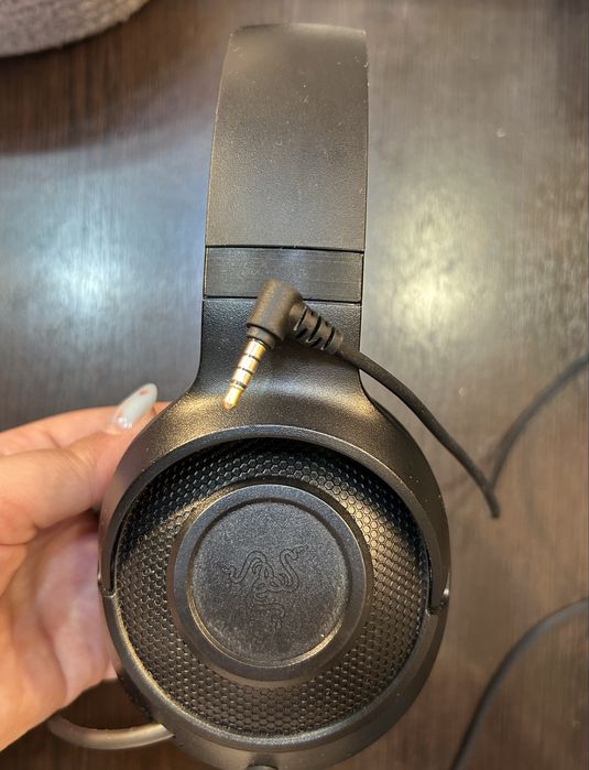 Продам наушники RAZER