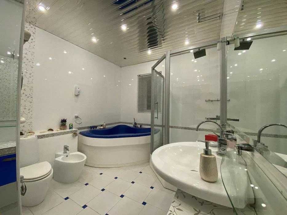 Сдаётся кв Кафе Дархан 3/2/5 на Мирзо Улугбекский