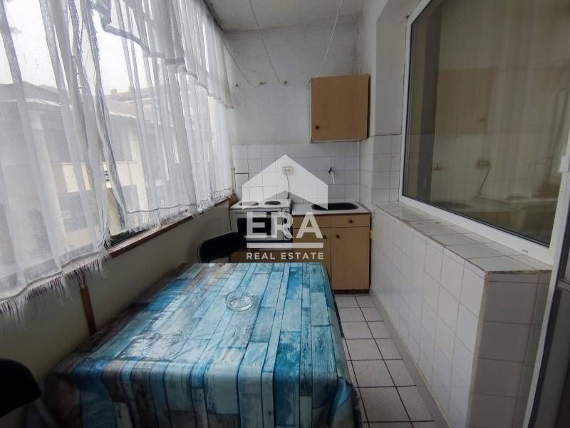 Дава се под наем Едностаен апартамент в Хасково, Център - 48 кв.м за 280.5 € - Снимка #2