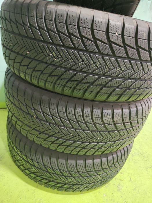 4 бр зимни 225/60/17 Bridgestone Дот 2023г