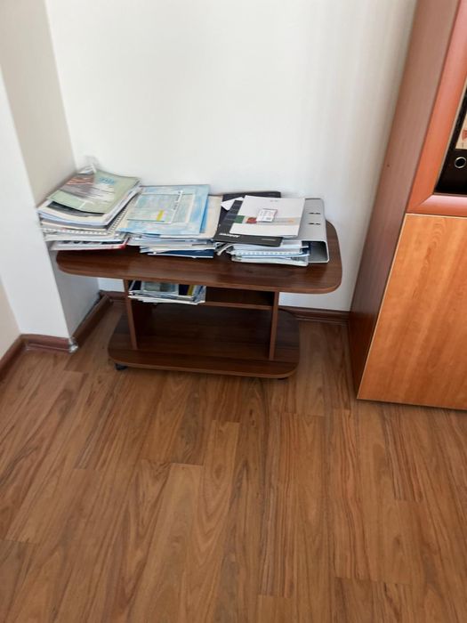 Офисные шкафы/ столики