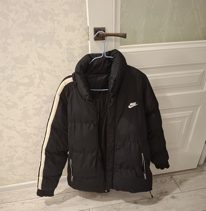 Продам куртки зима.