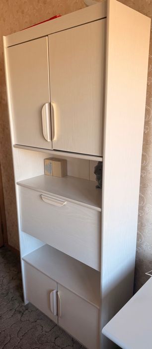 Шкаф-трансформер со встроенным откидным столом