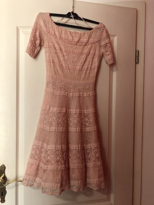 Rochii de ocazie roz