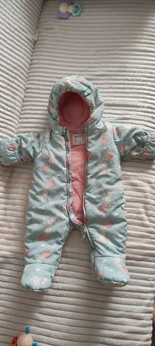 Продам демисезонный комбез на девочку