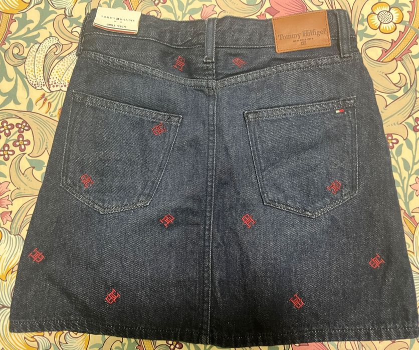 Детска нова пола tomme hilfiger 12 год