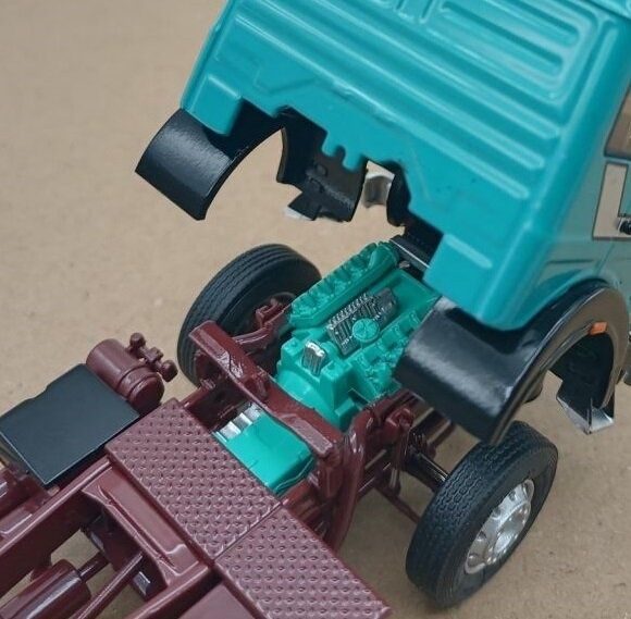 Mercedes Benz ng2232  тягач модель в масштабе 1:43