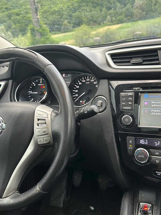 Vând nissan qashqai