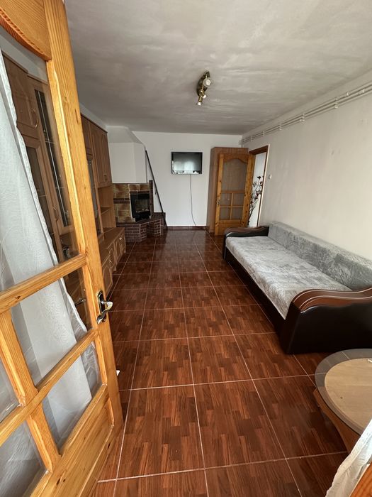 apartament 3 camere de inchiriat