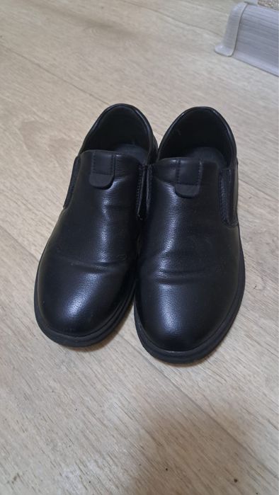 Продам детские туфли