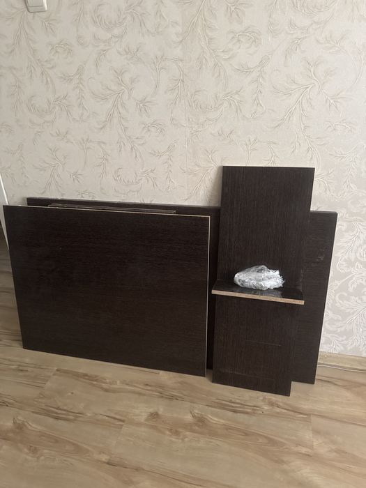 Продам кухонный стол